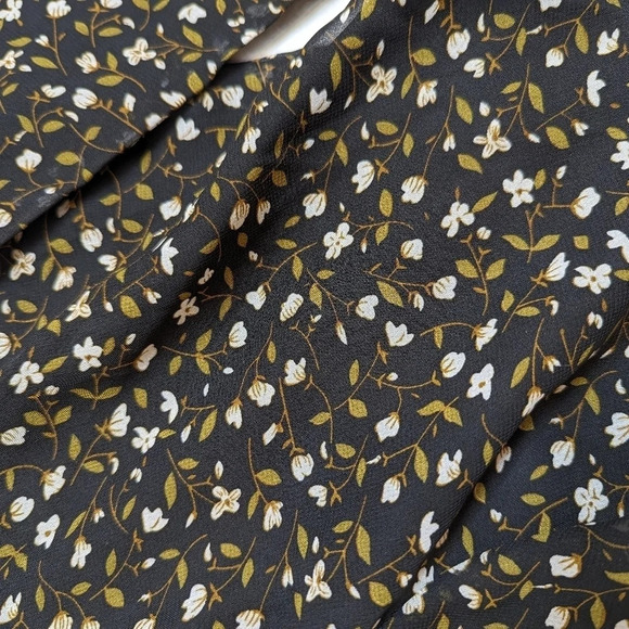 Revamped Black Floral Flowy  Long Sleeve Open Tie Back Crop Top Woman M Boho - Picture 5 of 6